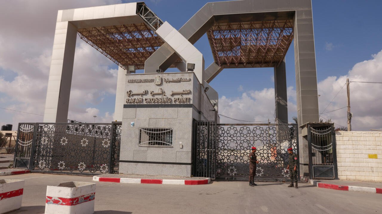 غلوبس _ لأول مرة: نحو 100 غزي يتوجهون للعمل في إندونيسيا